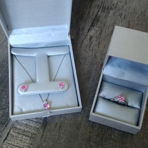 People's matching Ring and Necklace Set